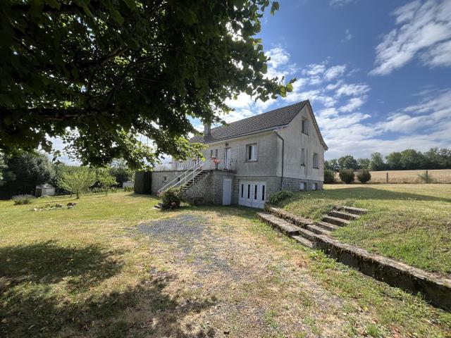 Maison vente à Mauriac, Moussages