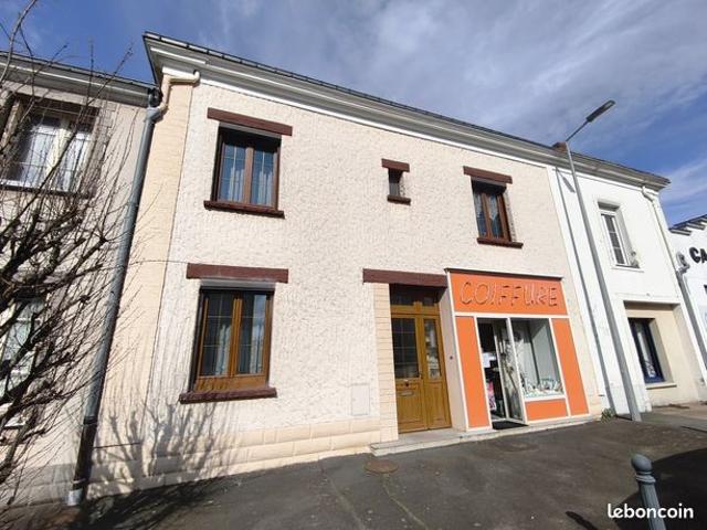 Maison vente à La Flèche, Mayet