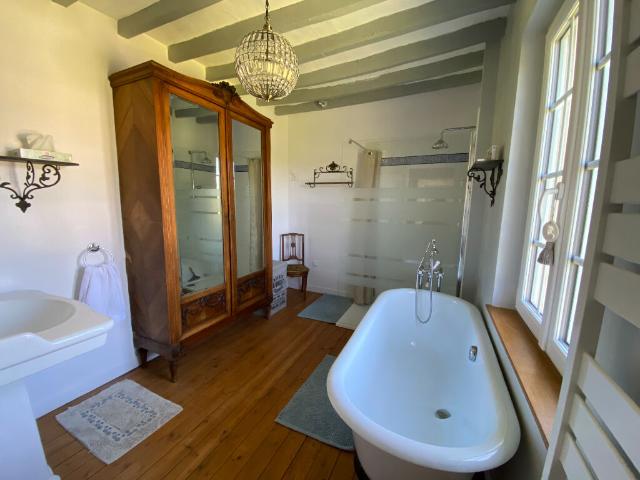 Maison location à La Chapelle-du-bois-des-faulx, Bromesnil