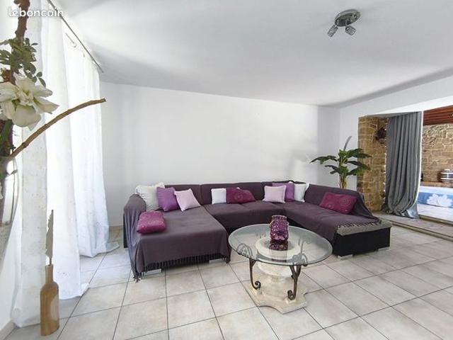 Maison vente à Saintes, Burie