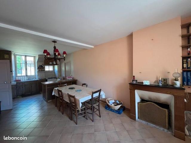 Maison vente à Gourdon, Sarrazac
