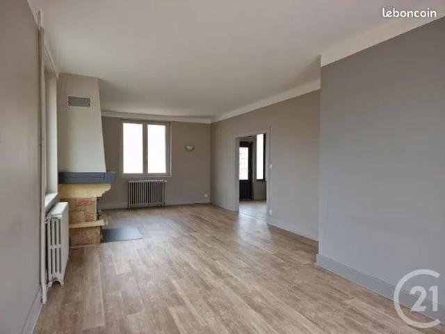 Maison location à Faubourg Bourbon, Le Veurdre