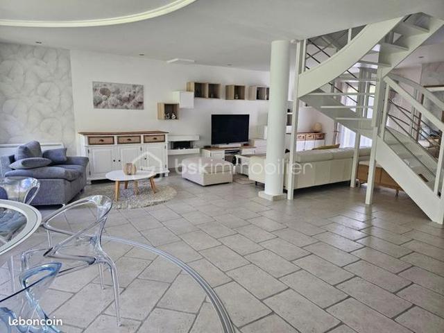 Maison vente à Évry, Maisse