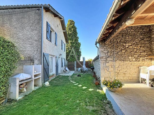 Maison vente à Montcuq, Montcuq-en-Quercy-Blanc