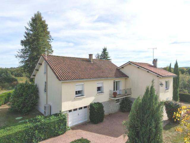 Maison vente à Vachaumard, Saint-Saud-Lacoussière