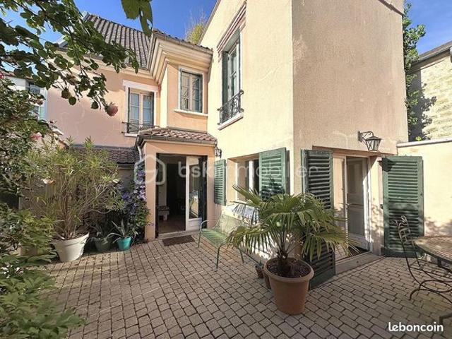 Maison vente à Saint-Germain-en-Laye, Le Mesnil-le-roi