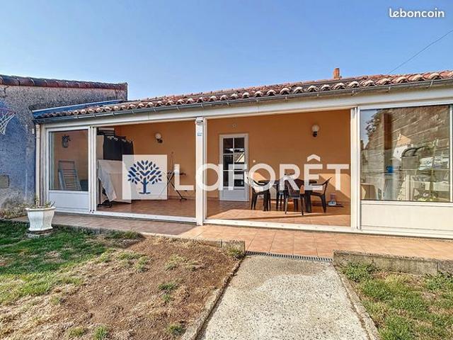 Maison vente à Fontenay-le-Comte, La Châtaigneraie