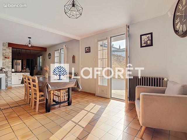 Maison vente à Fontenay-le-Comte, La Châtaigneraie