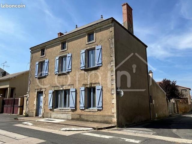 Maison vente à Parthenay, Airvault