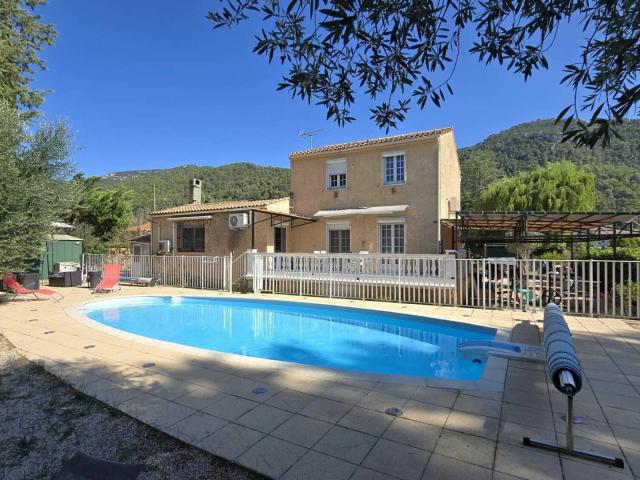 Maison vente à Arrondissement de Toulon, Signes