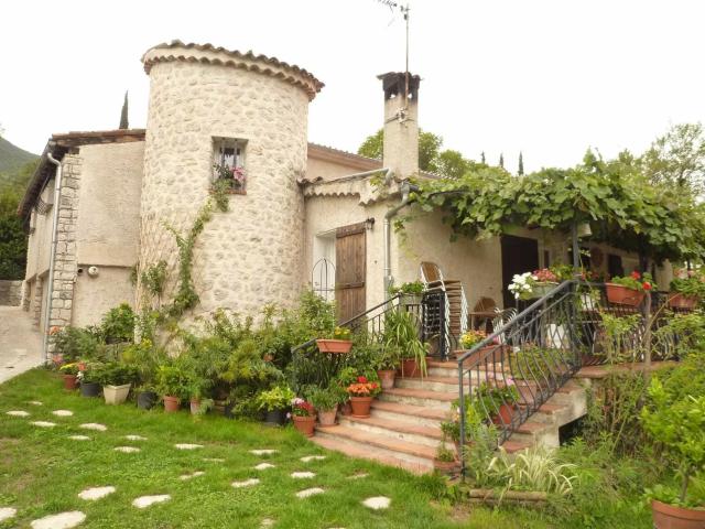 Maison vente à Castellane, Entrevaux