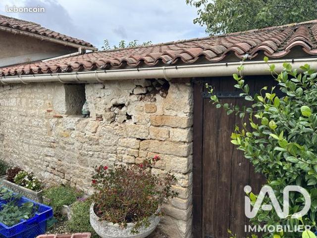 Maison vente à Fontenay-le-Comte, Sainte-gemme-la-plaine