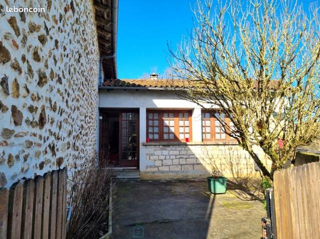 Maison vente à Confolens, Vitrac-saint-vincent