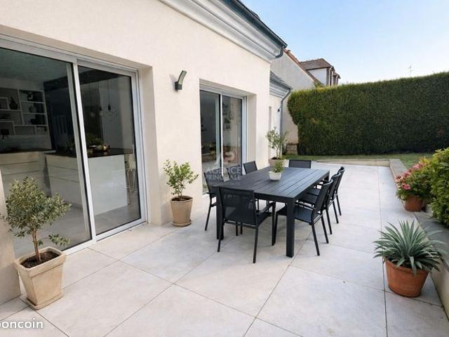 Maison vente à Saint-Germain-en-Laye, Le Mesnil-le-roi