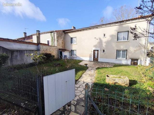 Maison vente à Confolens, Saint-laurent-de-céris