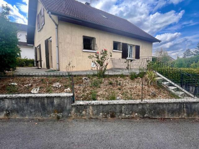 Maison vente à Zone Industrielle de Poligny, Poligny