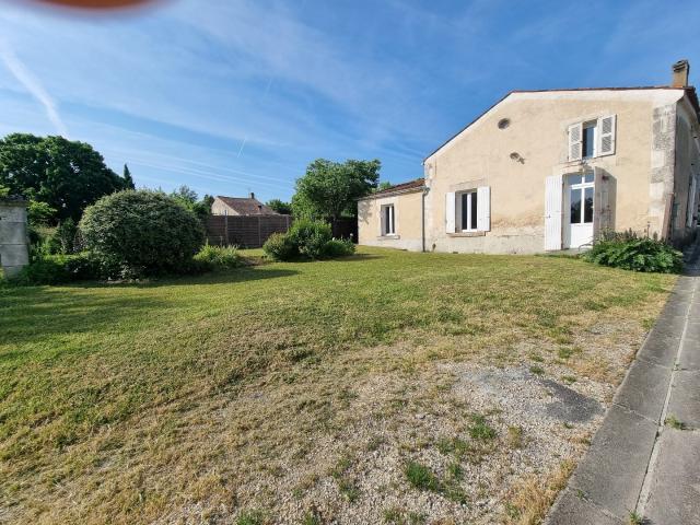 Maison vente à Cognac, Segonzac