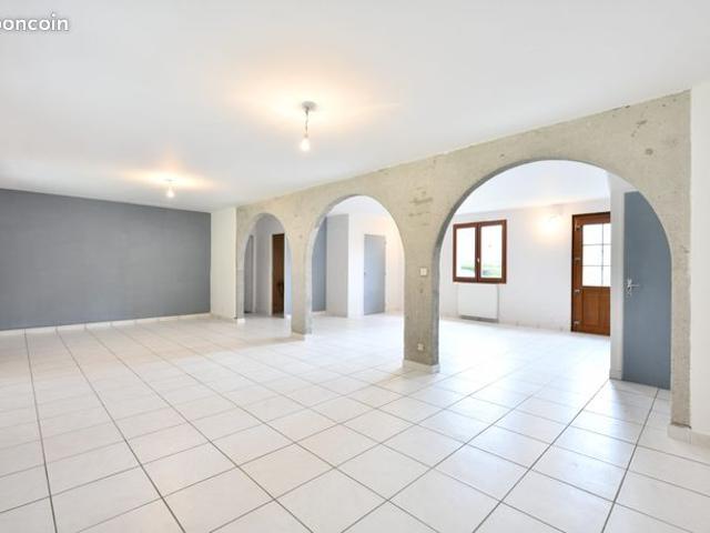 Maison vente à Mauriac, Le Vigean