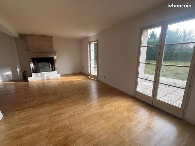 Maison vente à Bourges, Étréchy