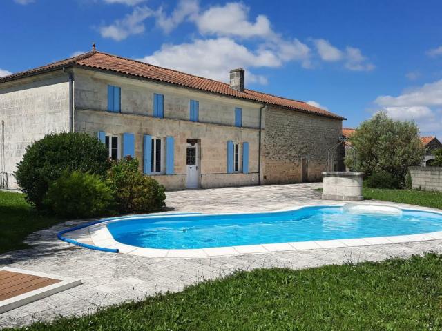 Maison vente à Nieul-le-virouil