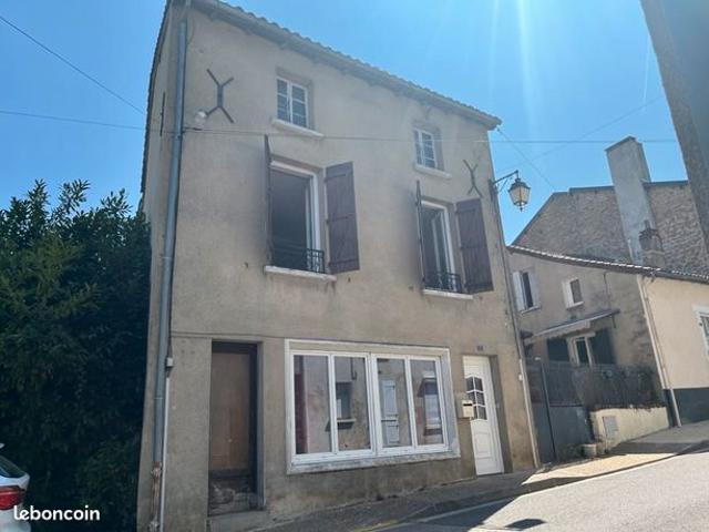 Maison vente à Nontron, Saint-saud-lacoussière