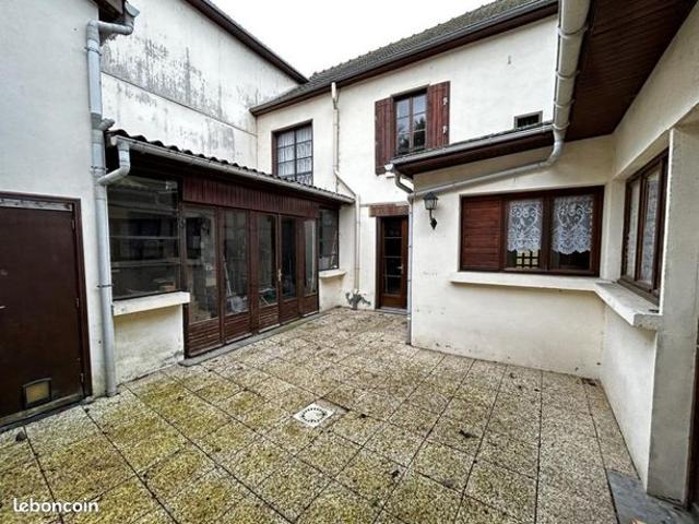 Maison vente à Amiens, Conty