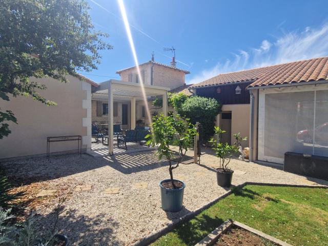 Maison vente à Niort, La Crèche