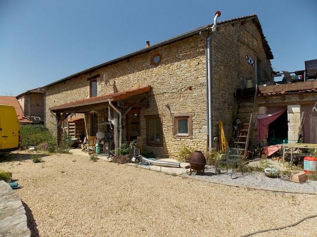 Maison vente à Confolens, Pleuville