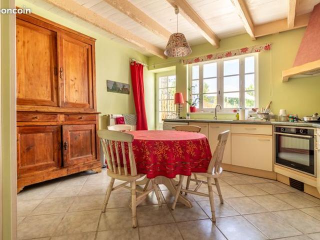Maison vente à Saint-Jean-d'Angély, Saint-savinien