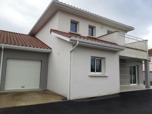 Maison location à Jardin, Le Village