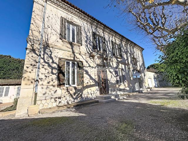 Maison vente à Arles, Cabannes