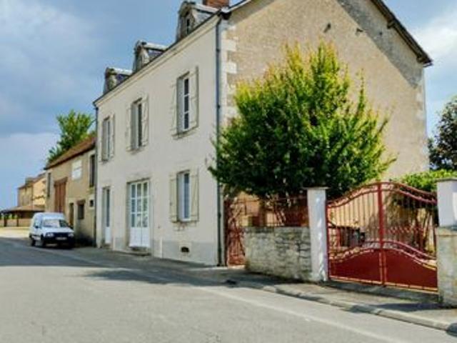 Maison vente à Confolens, Coulonges