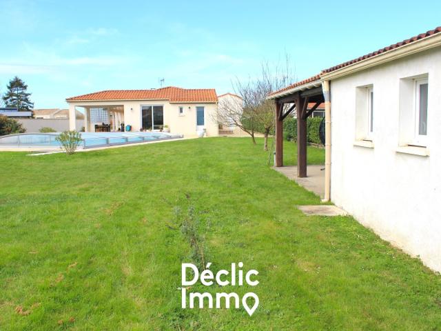 Maison vente à Pont-l'abbé-d'arnoult