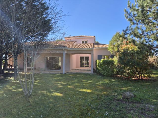 Maison vente à Confolens, Nouvelle-Aquitaine