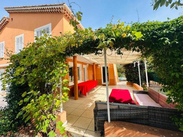 Maison vente à Arrondissement de Toulon, Six-fours-les-plages