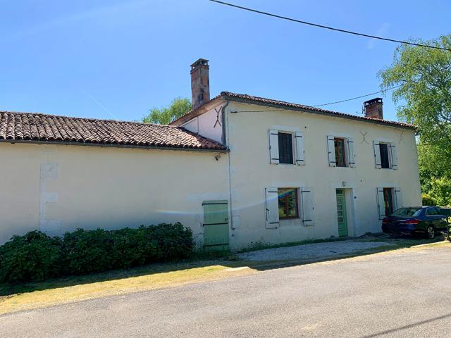 Maison vente à Confolens, Le Bouchage