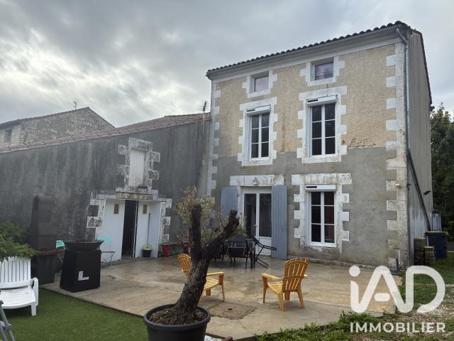 Maison vente à Aigre