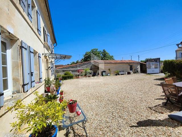 Maison vente à Cognac, Saint-même-les-carrières
