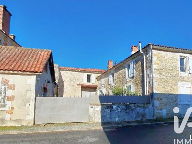 Maison vente à Fontenay-le-Comte, Saint-martin-lars-en-sainte-hermine