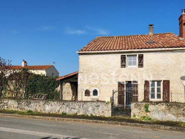 Maison vente à Fontenay-le-Comte, Doix