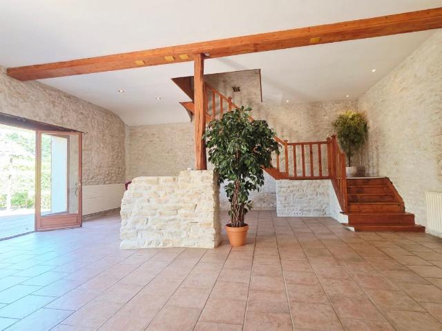 Maison vente à Le Barillon, Civray