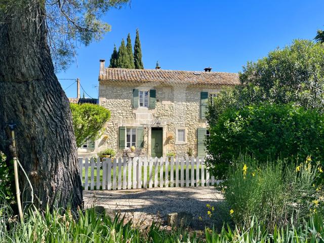 Maison vente à Arles, Saint-etienne-du-grès