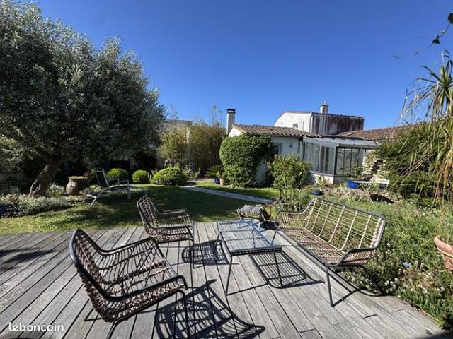 Maison vente à La Rochelle, Loix