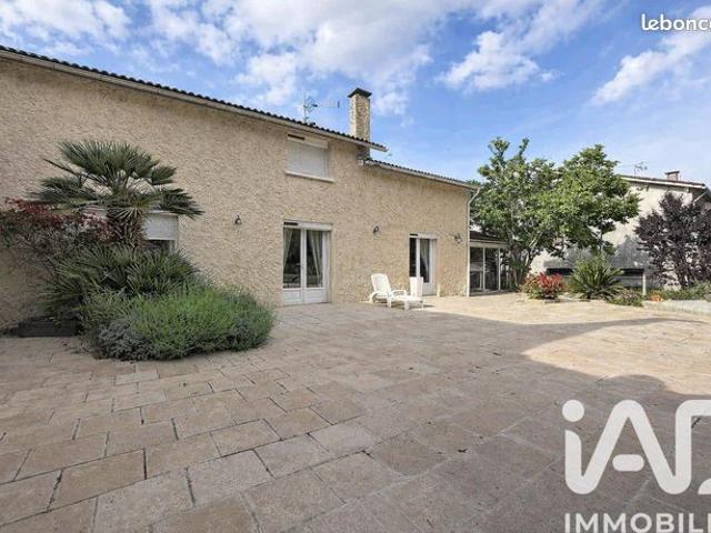 Maison vente à Bordeaux, Le Pian-médoc