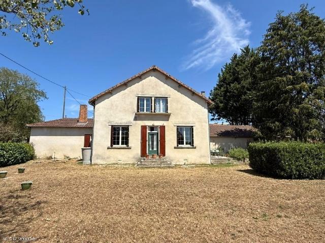 Maison vente à Confolens, Champagne-mouton