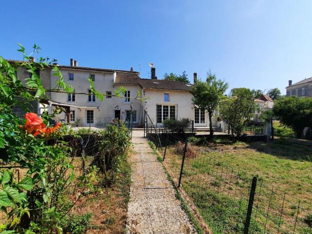 Maison vente à Jonzac, Nieul-le-virouil