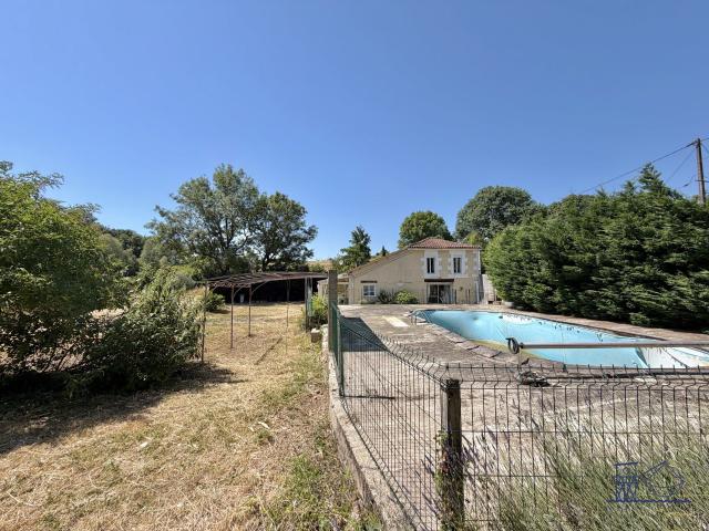 Maison vente à Jonzac, Saint-bonnet-sur-gironde
