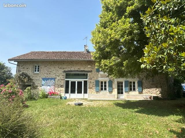 Maison vente à Confolens, Mazerolles