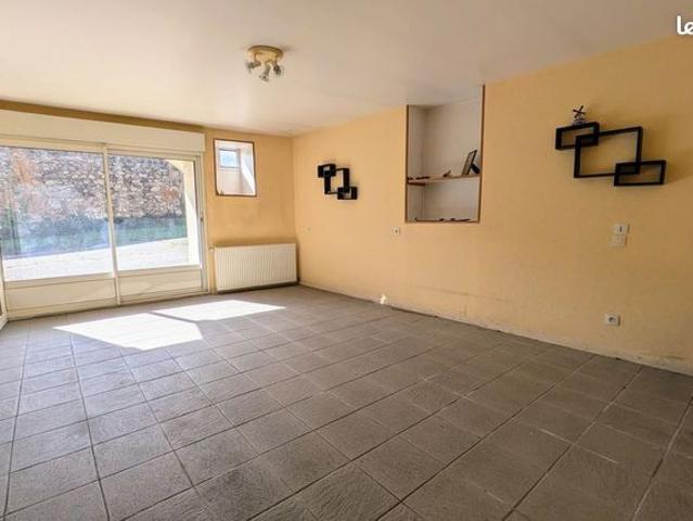 Maison vente à Mâcon, Serrières