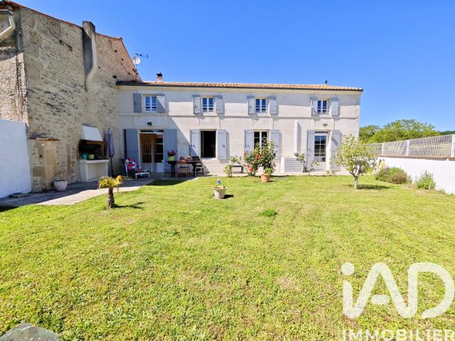 Maison vente à Saint-Jean-d'Angély, Saint-mandé-sur-brédoire
